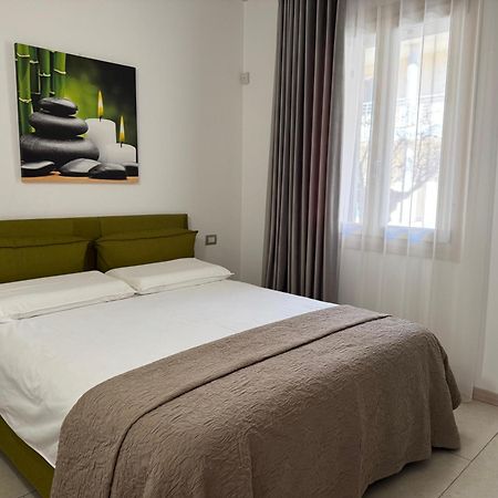 De Luxe Apartments Eden Sirmione Bagian luar foto