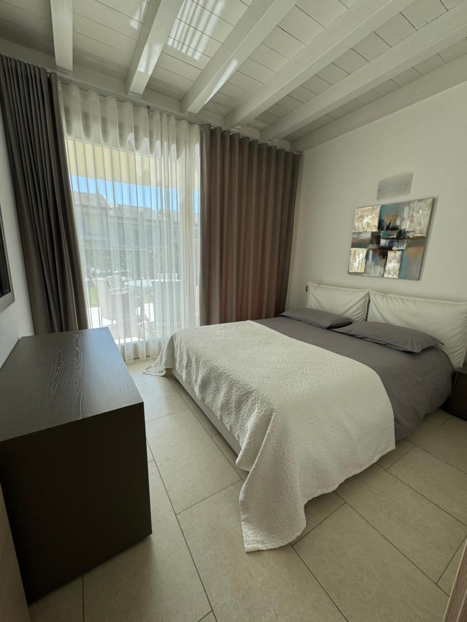 De Luxe Apartments Eden Sirmione Bagian luar foto