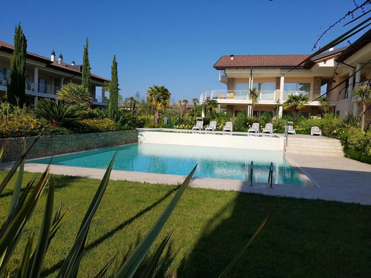 De Luxe Apartments Eden Sirmione Bagian luar foto